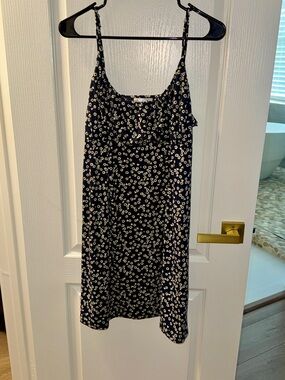 nine britton Navy Mini Dress with White Daisy Print
